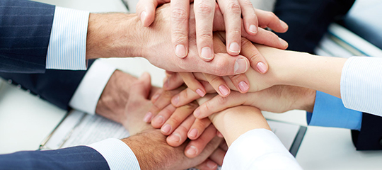 客戶出現故障分級：( 1、電話或遠程視頻及時解決。 2、現場解決)   一級故障：乘坐最快的交通工具    二級故障： 24小時之內    三級故障：48小時之內